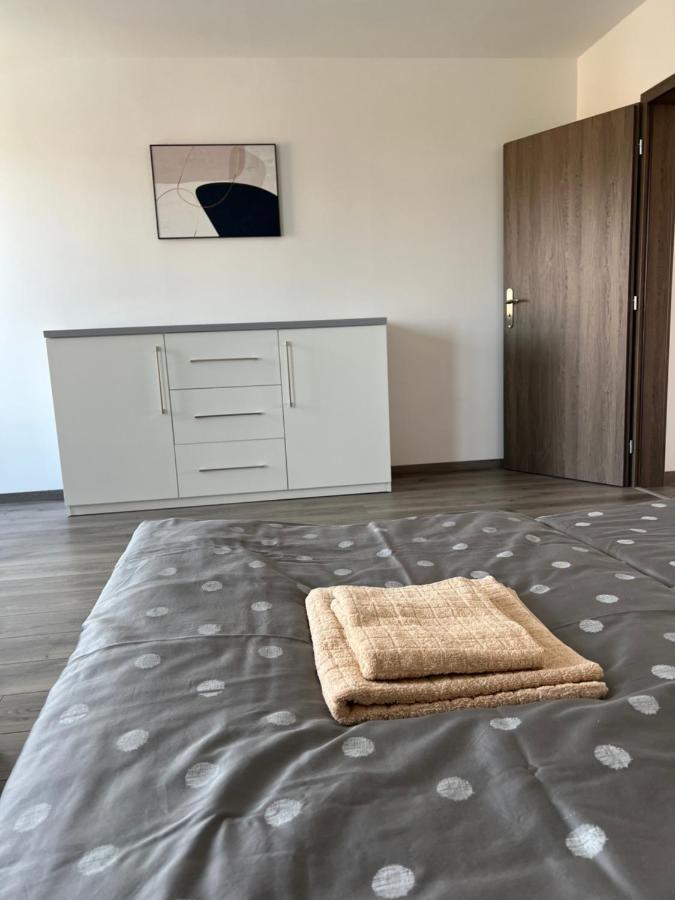 Apartmany Catalina Nesvady Bagian luar foto