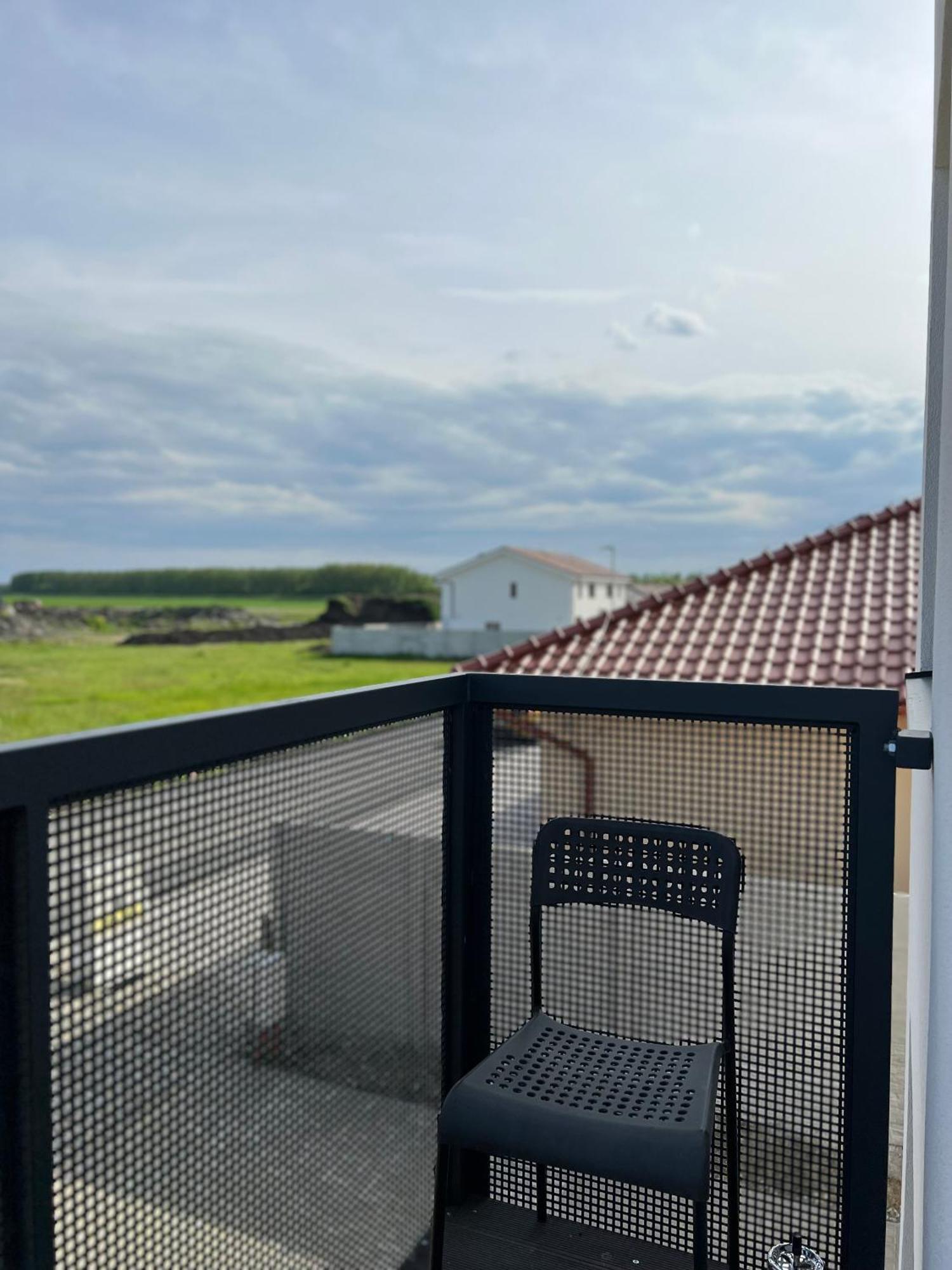 Apartmany Catalina Nesvady Bagian luar foto
